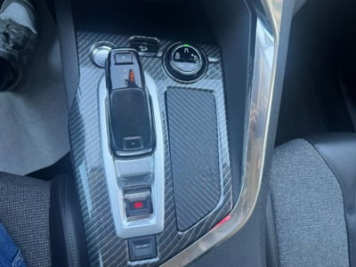 Peugeot 3008 PureTech Turbo 130 S&S EAT8 Allure (13)