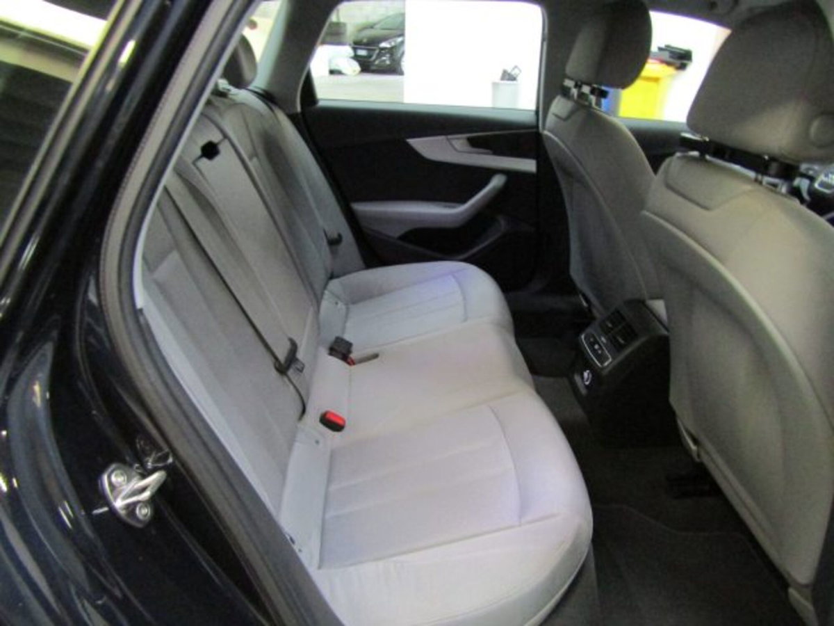 Audi A4 Avant 2.0 TDI 150 CV ultra Business (13)