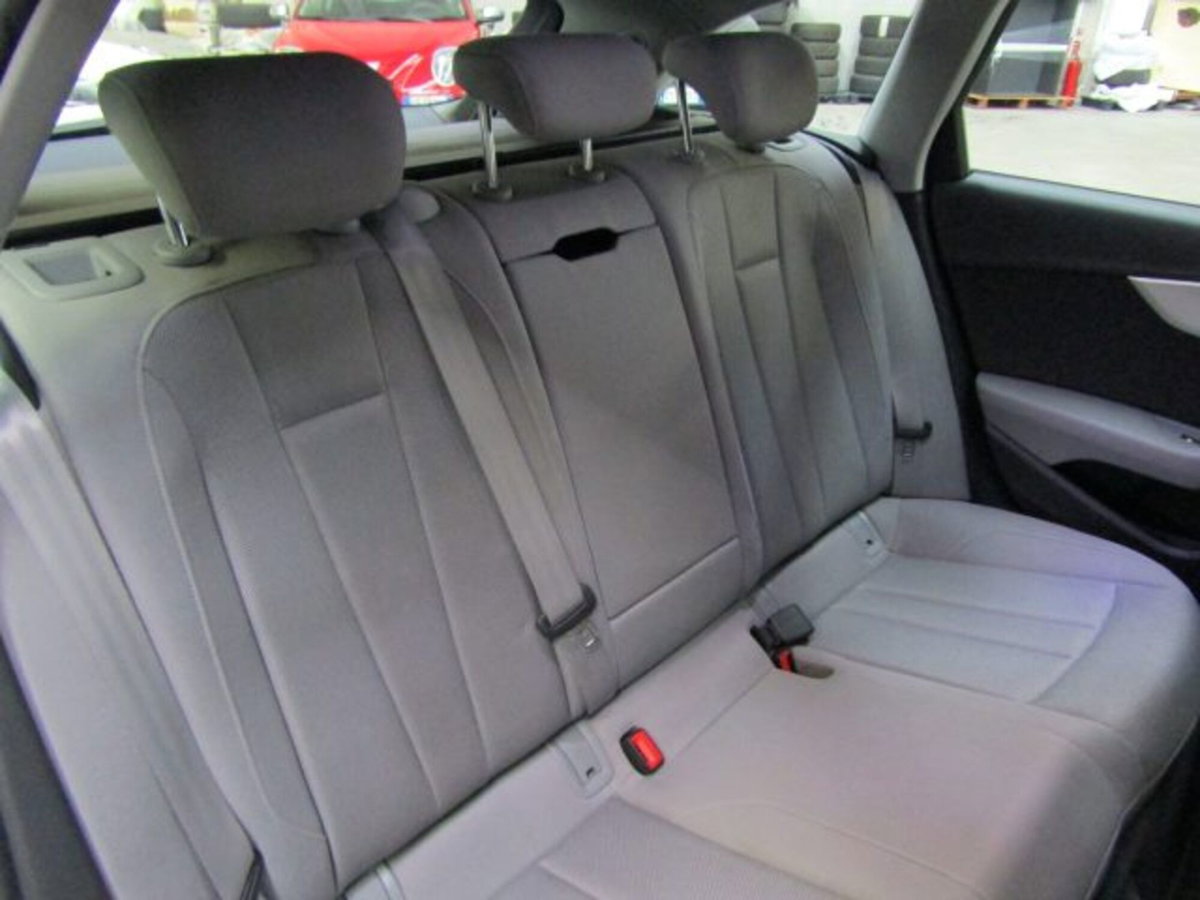 Audi A4 Avant 2.0 TDI 150 CV ultra Business (14)