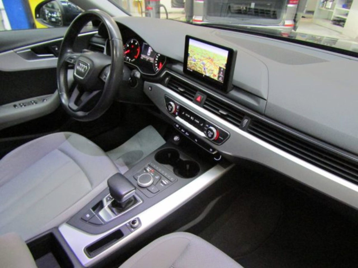 Audi A4 Avant 2.0 TDI 150 CV ultra Business (16)