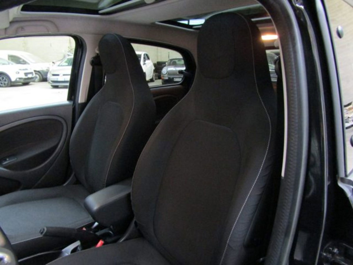smart forfour forfour 70 1.0 twinamic Brabus Style (10)