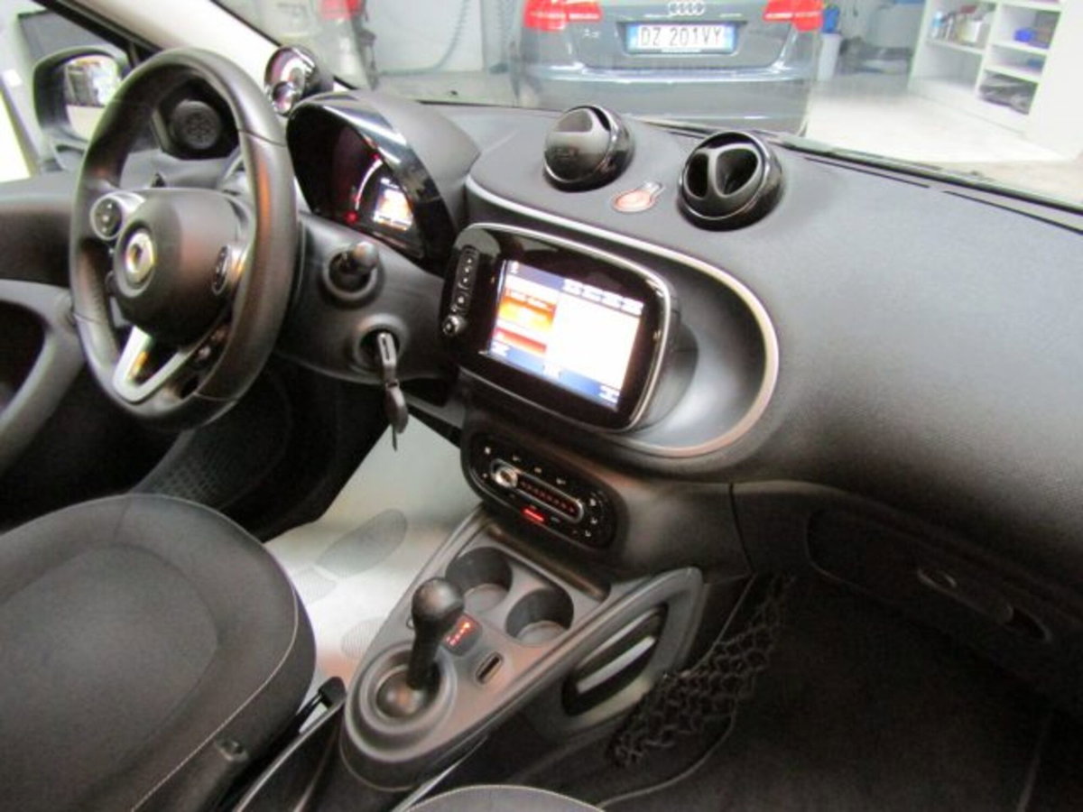 smart forfour forfour 70 1.0 twinamic Brabus Style (16)