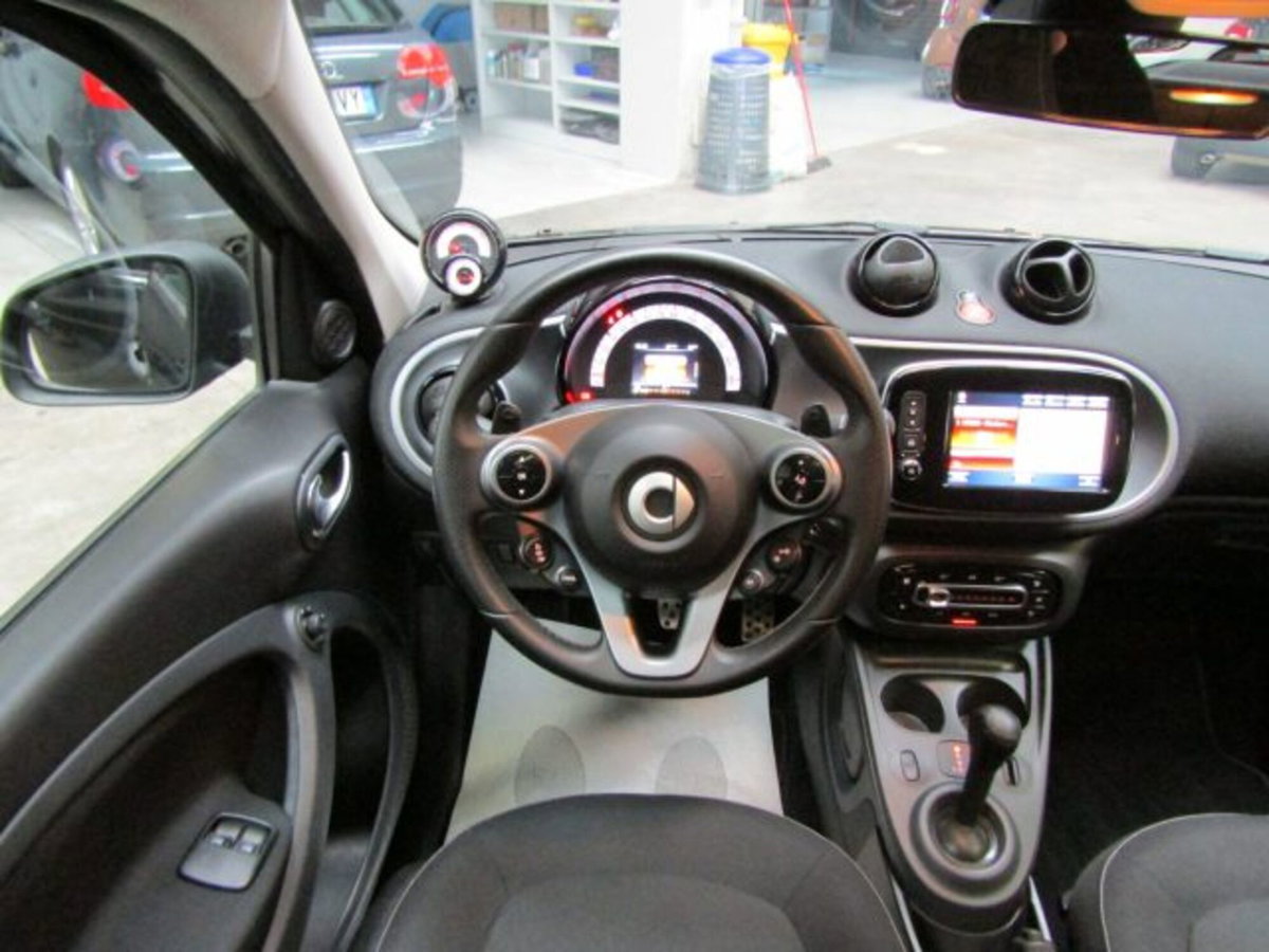 smart forfour forfour 70 1.0 twinamic Brabus Style (20)