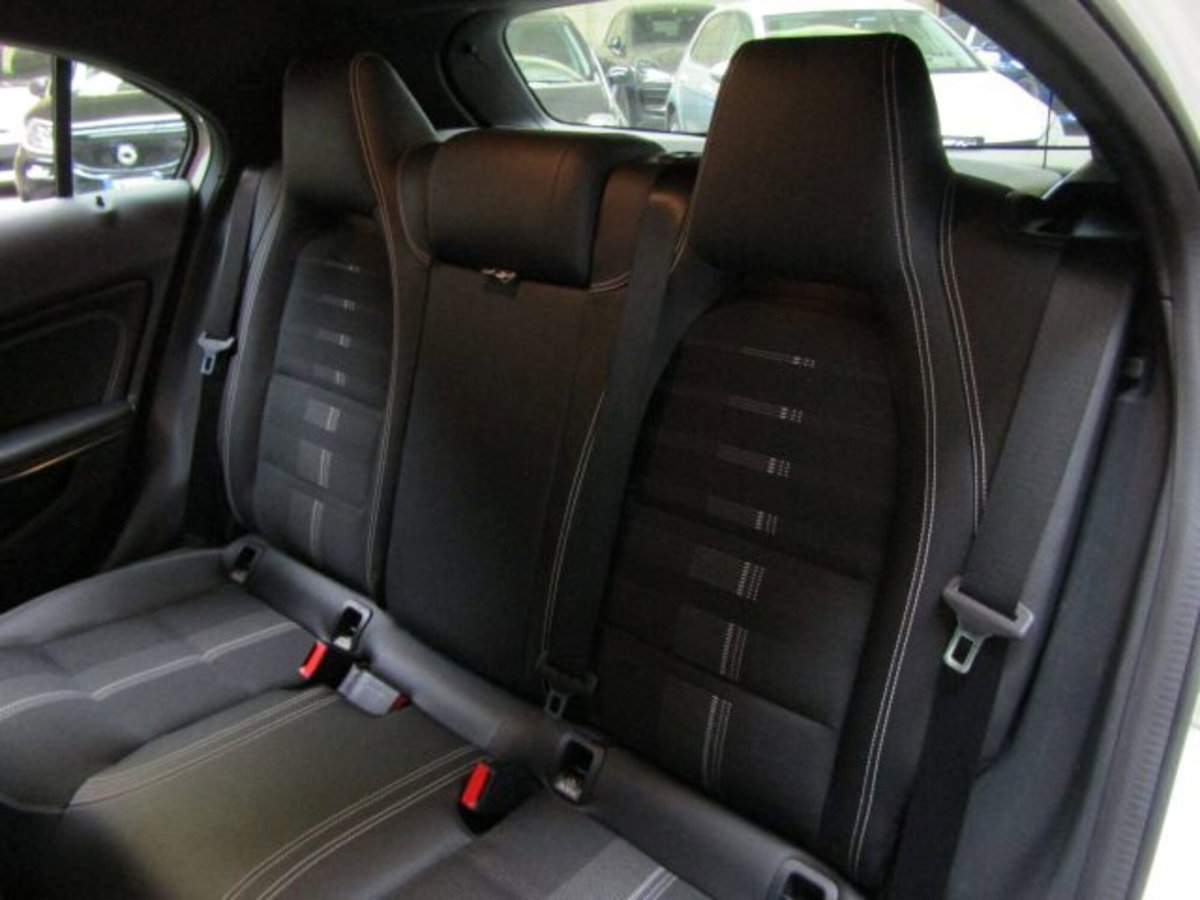 Mercedes-Benz Classe A 180 Sport (12)