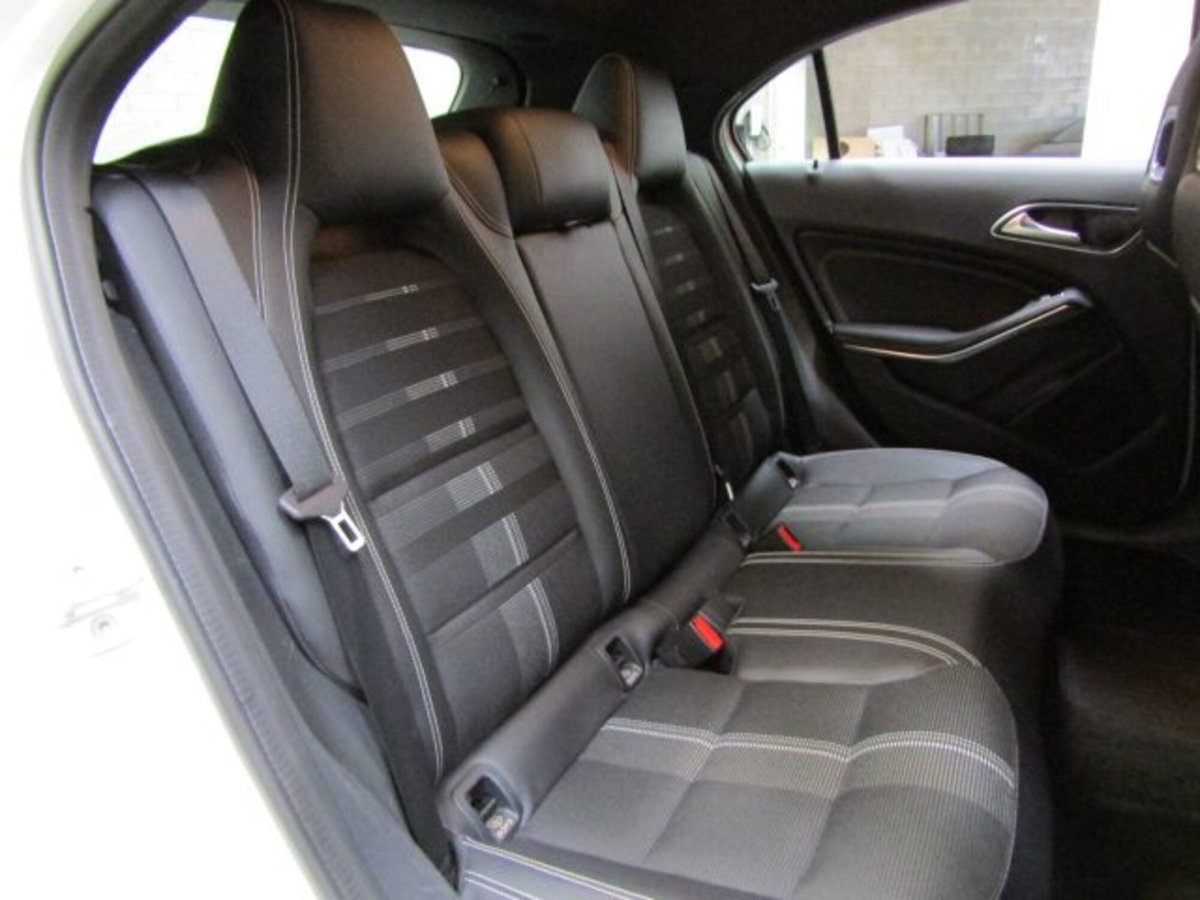 Mercedes-Benz Classe A 180 Sport (14)