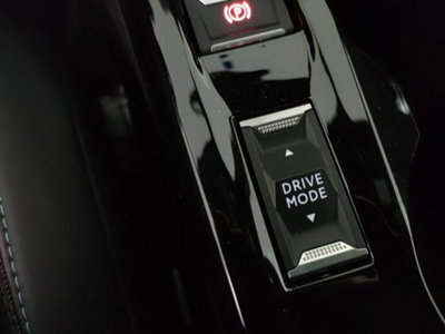 Peugeot 2008 PureTech 100 S&S Allure Pack (17)