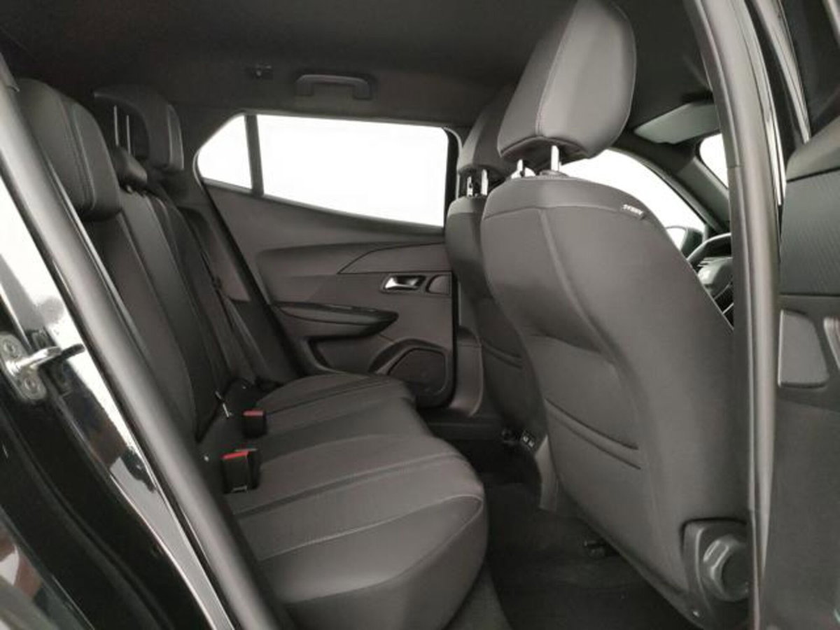 Peugeot 2008 PureTech 100 S&S Allure Pack (19)