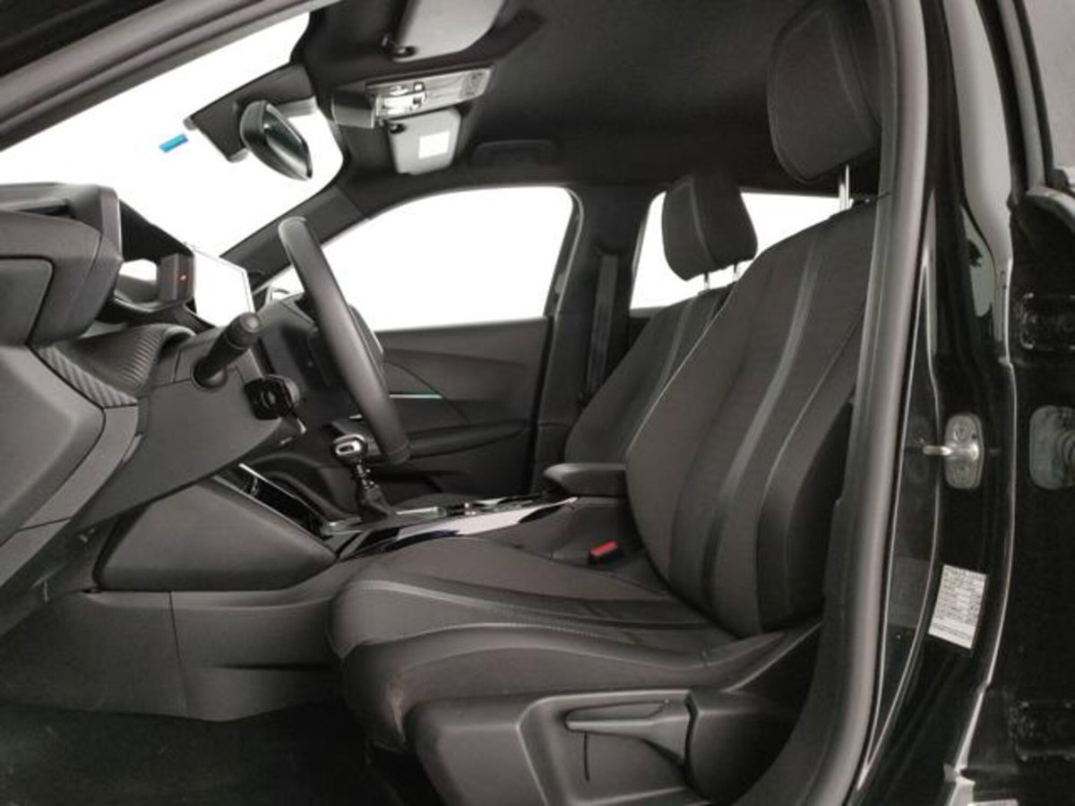 Peugeot 2008 PureTech 100 S&S Allure Pack (5)