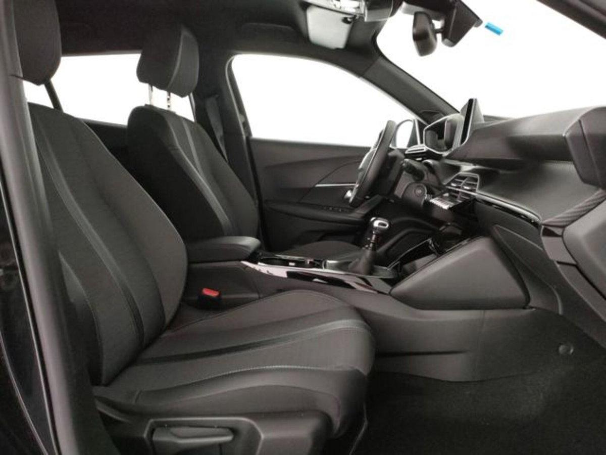 Peugeot 2008 PureTech 100 S&S Allure Pack (7)