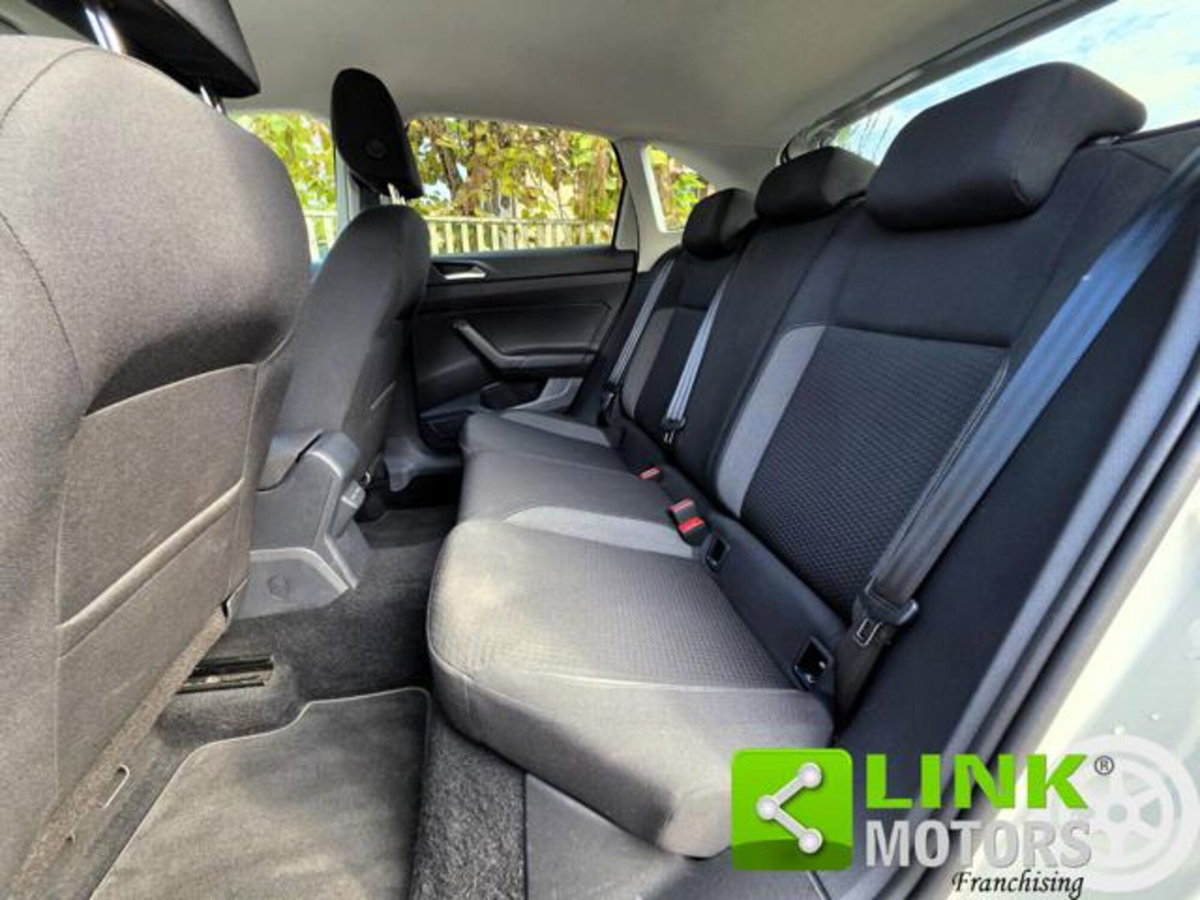Volkswagen Taigo 1.0 tsi Edition 95cv (6)