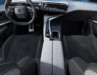 Peugeot 3008 1.2 hybrid GT Exclusive 145cv e-dcs6 (5)