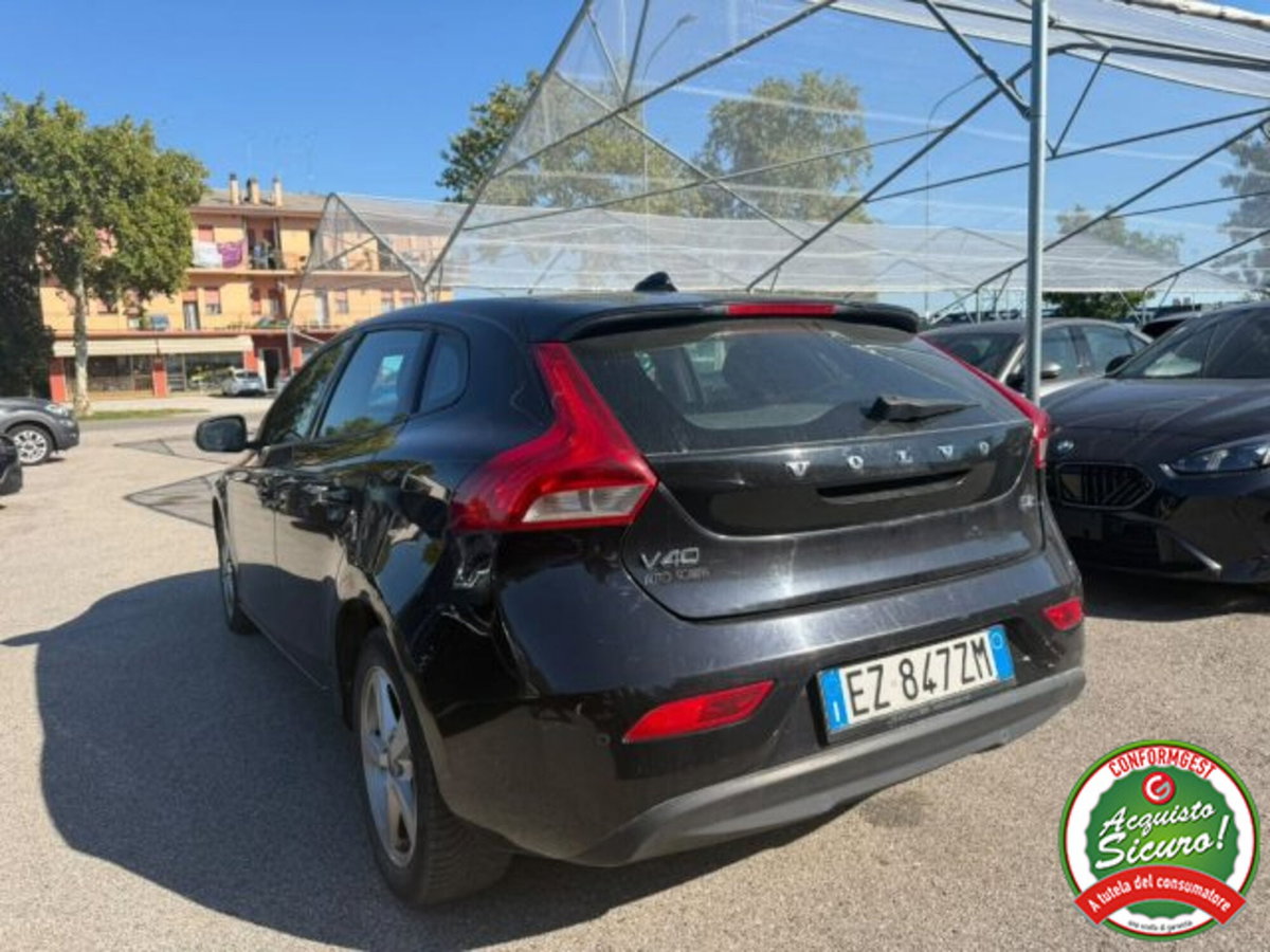 Volvo V40 D2 'eco' Momentum (3)