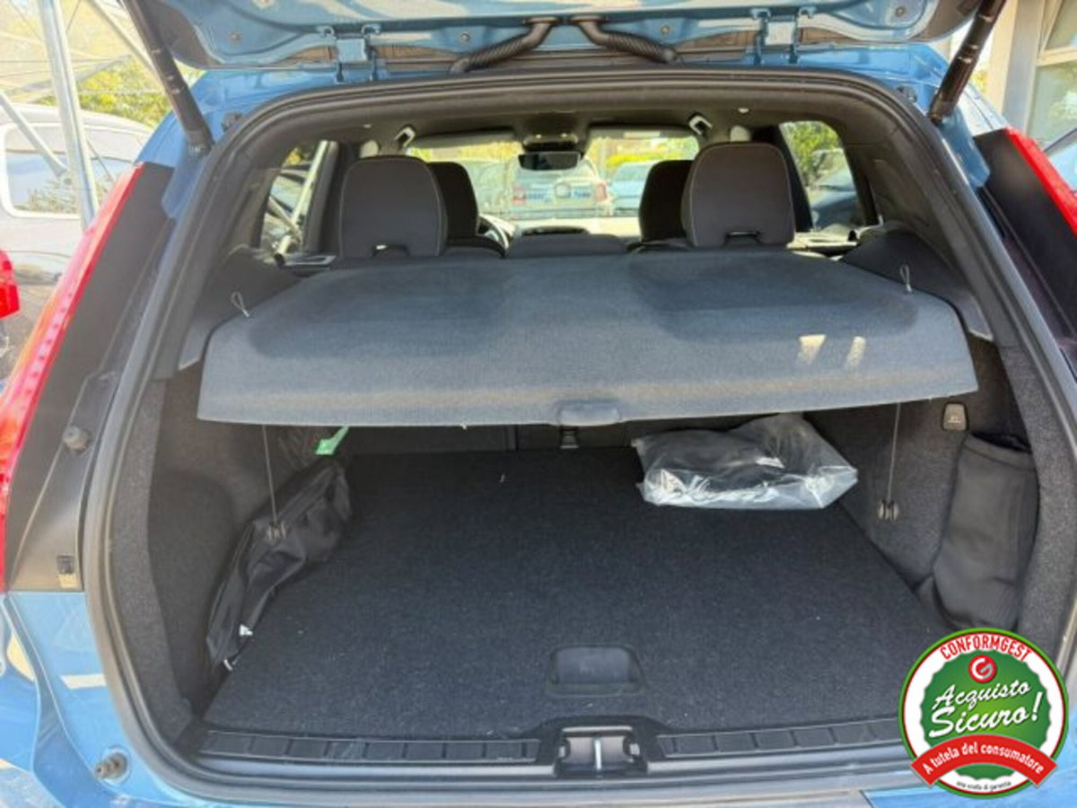 Volvo XC40 T4 Recharge Plug-in Hybrid R-design (9)