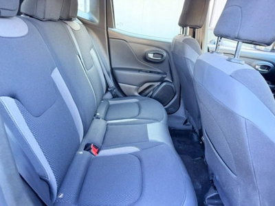 Jeep Renegade 1.3 T4 190CV PHEV 4xe AT6 Limited (10)