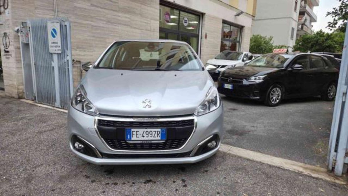 Peugeot 208 82 5 porte Allure (2)