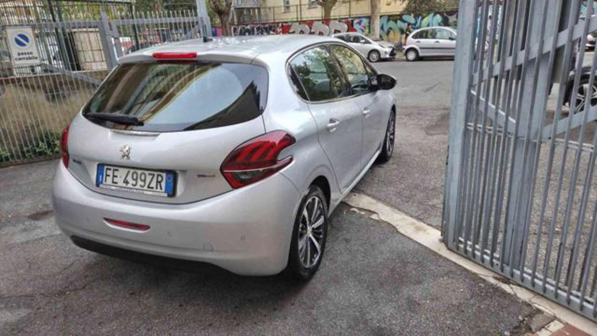 Peugeot 208 82 5 porte Allure (5)