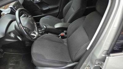 Peugeot 208 82 5 porte Allure (7)