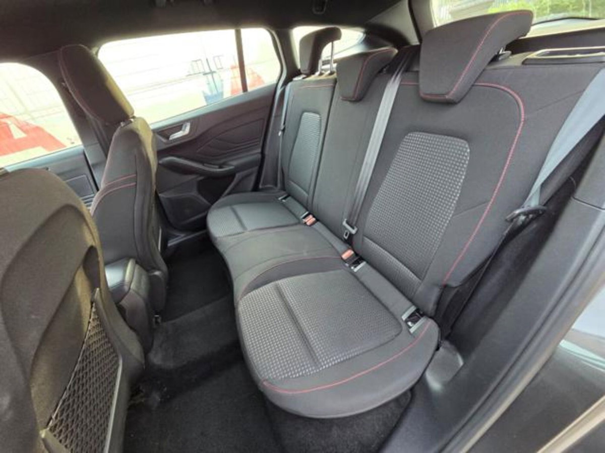 Ford Focus Station Wagon 1.5 EcoBlue 115 CV automatico SW ST-Line Design (11)