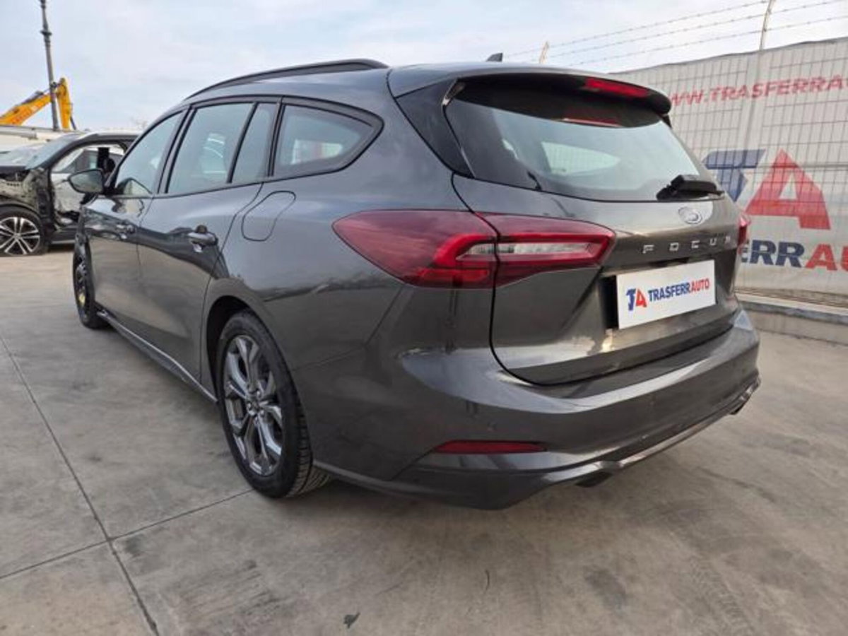 Ford Focus Station Wagon 1.5 EcoBlue 115 CV automatico SW ST-Line Design (3)