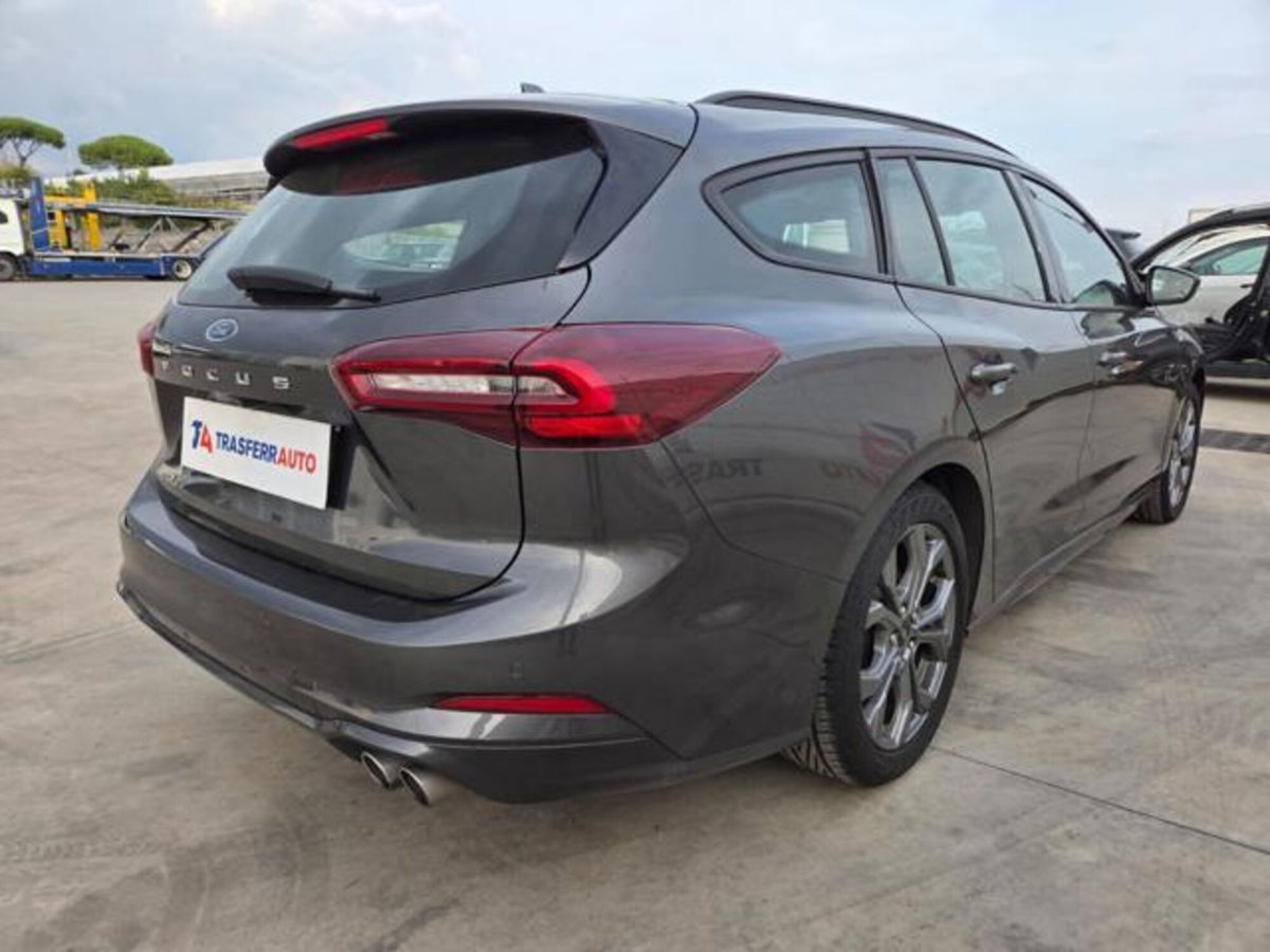 Ford Focus Station Wagon 1.5 EcoBlue 115 CV automatico SW ST-Line Design (5)