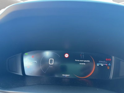 Peugeot 2008 PureTech 100 S&S Allure (11)