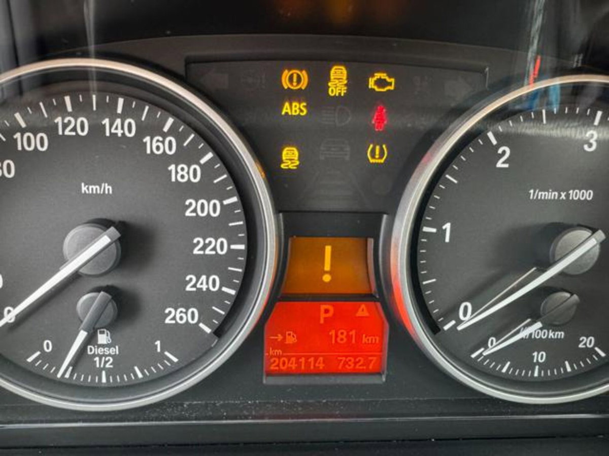 BMW X1 xDrive20d Futura (12)