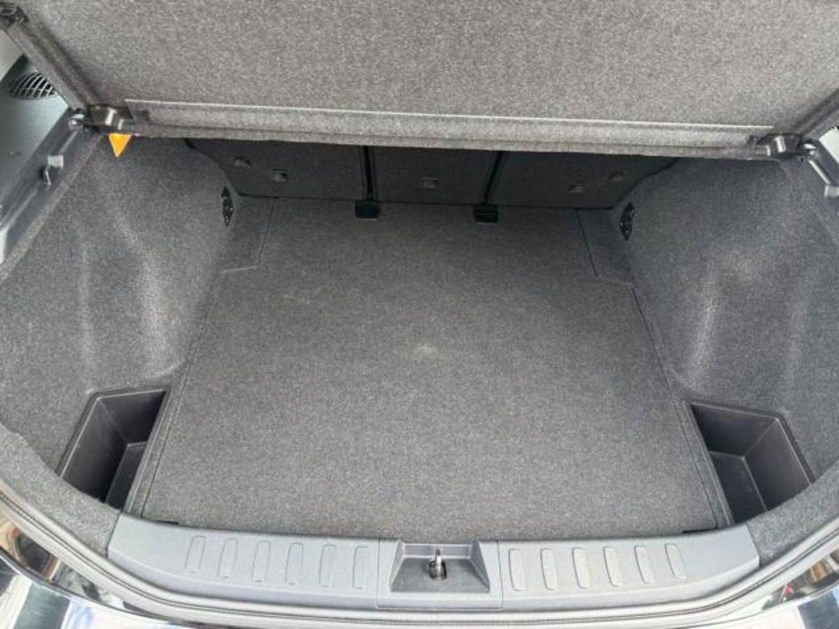 BMW X1 xDrive20d Futura (16)