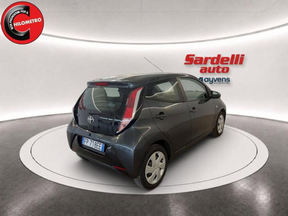 Toyota Aygo 1.0 VVT-i 69 CV 5 porte x-clusiv (4)