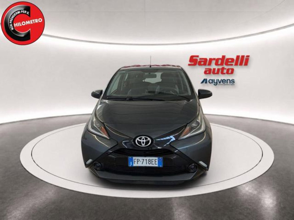 Toyota Aygo 1.0 VVT-i 69 CV 5 porte x-clusiv (5)