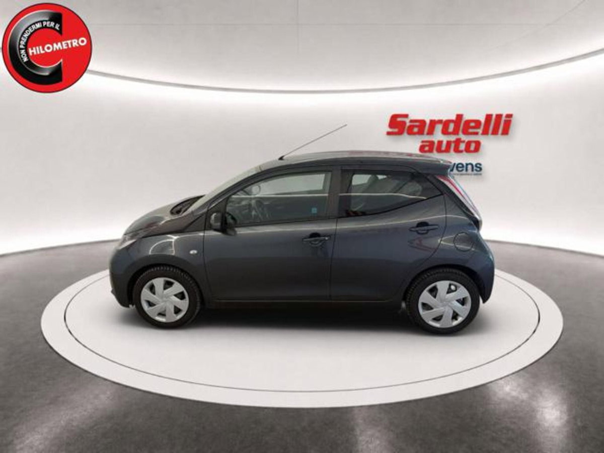 Toyota Aygo 1.0 VVT-i 69 CV 5 porte x-clusiv (6)