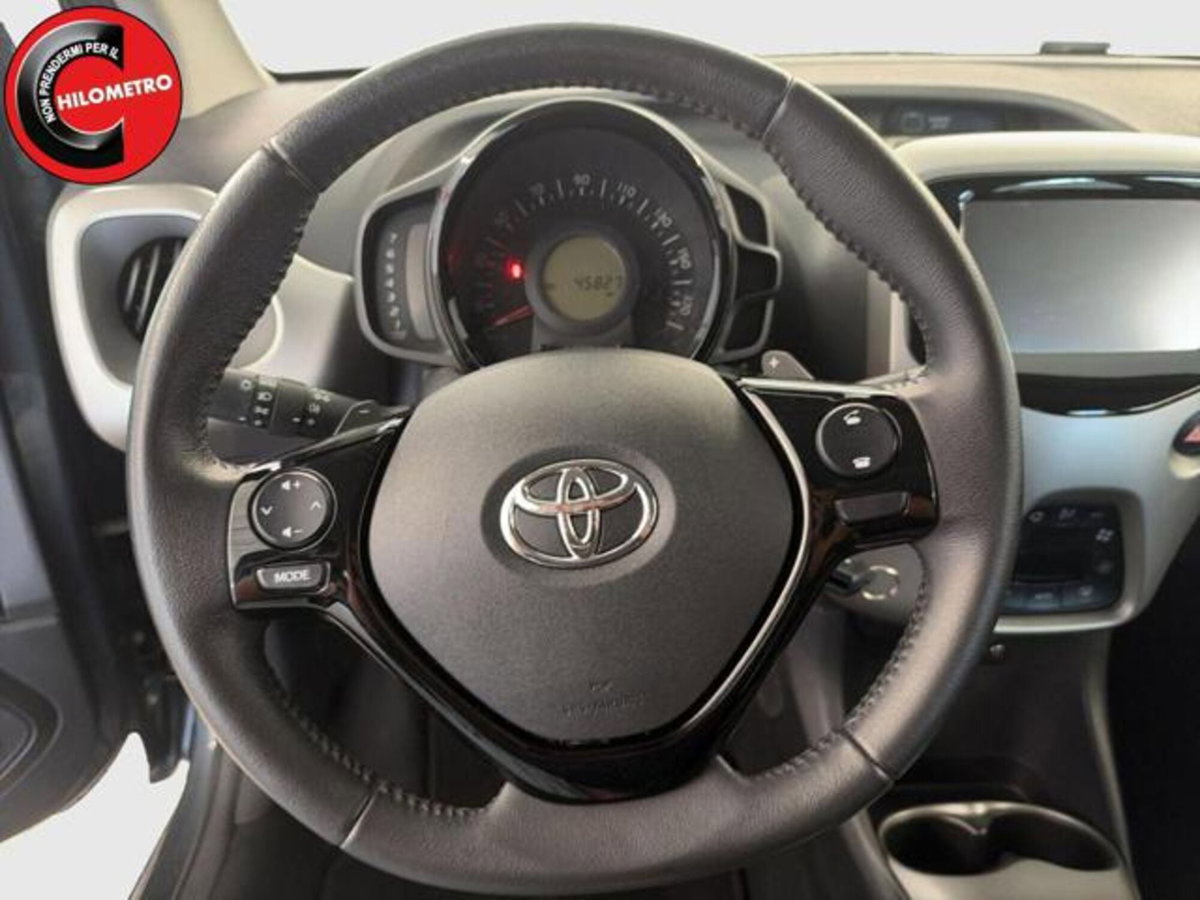 Toyota Aygo 1.0 VVT-i 69 CV 5 porte x-clusiv (9)