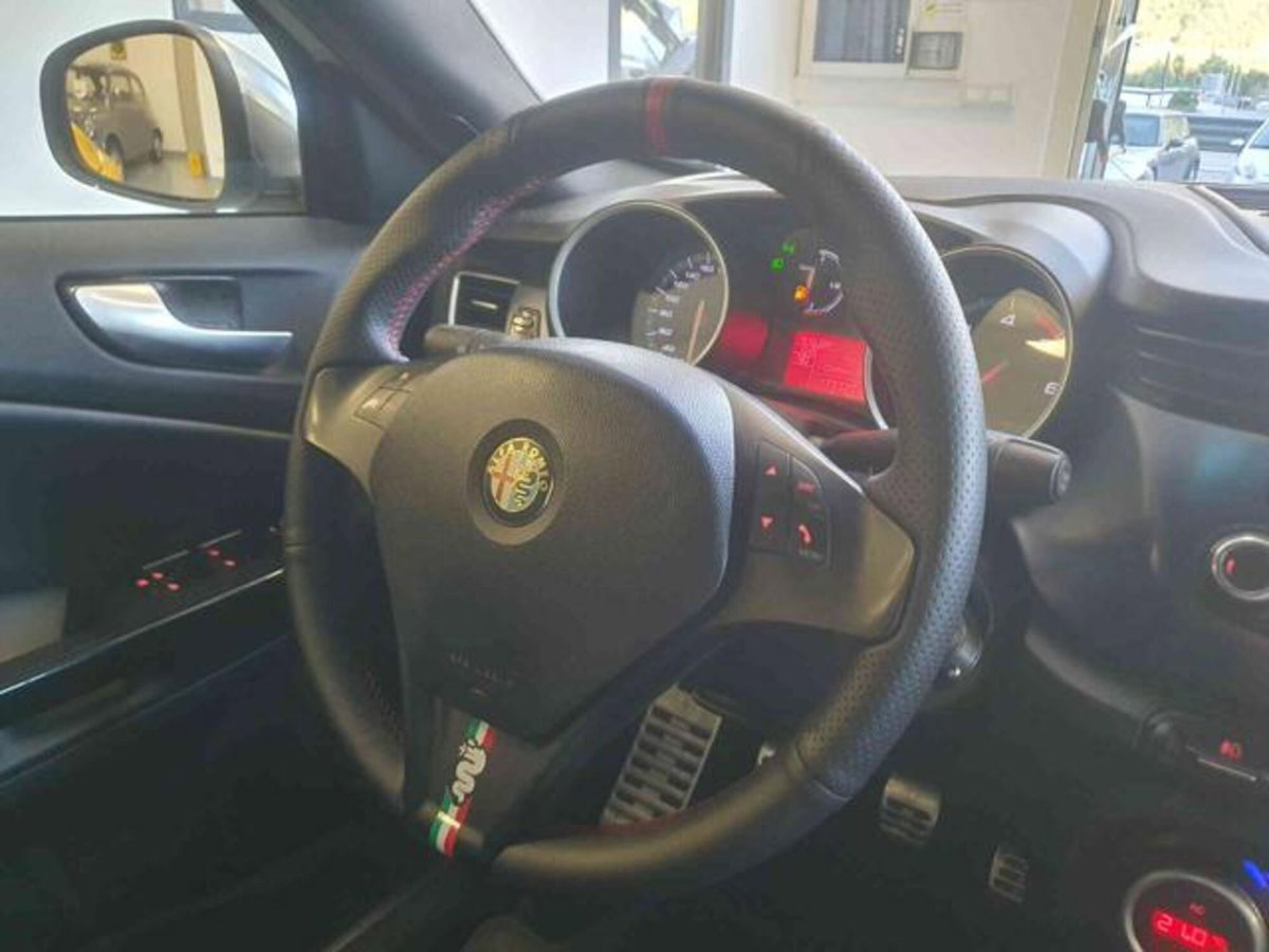 Alfa Romeo Giulietta 2.0 JTDm-2 Exclusive 140cv (11)