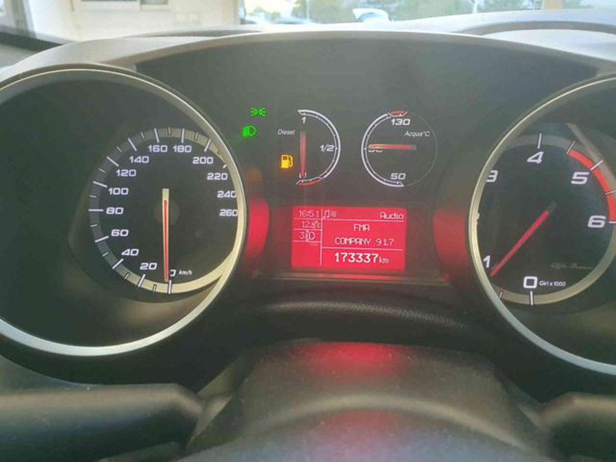 Alfa Romeo Giulietta 2.0 JTDm-2 Exclusive 140cv (13)