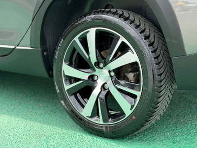 Peugeot 2008 BlueHDi 100 S&S Allure (5)