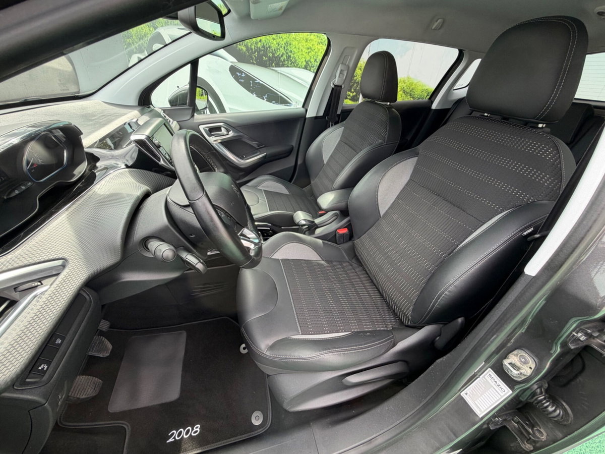 Peugeot 2008 BlueHDi 100 S&S Allure (7)
