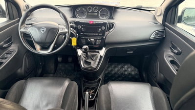 Lancia Ypsilon 1.3 MJT 16V 95 CV 5 porte S&S Silver (14)