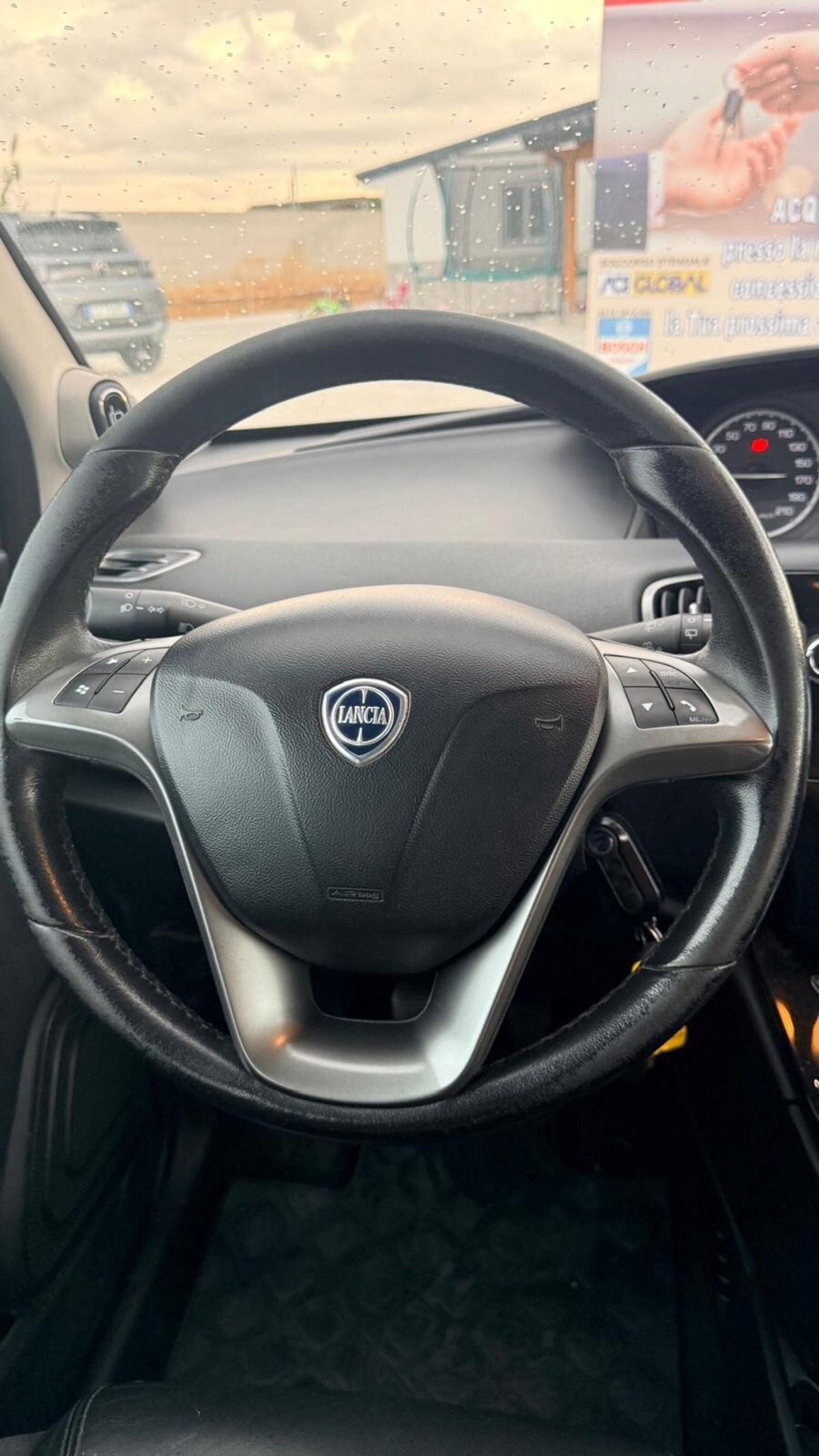 Lancia Ypsilon 1.3 MJT 16V 95 CV 5 porte S&S Silver (16)