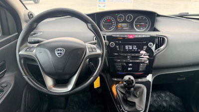 Lancia Ypsilon 1.3 MJT 16V 95 CV 5 porte S&S Silver (17)