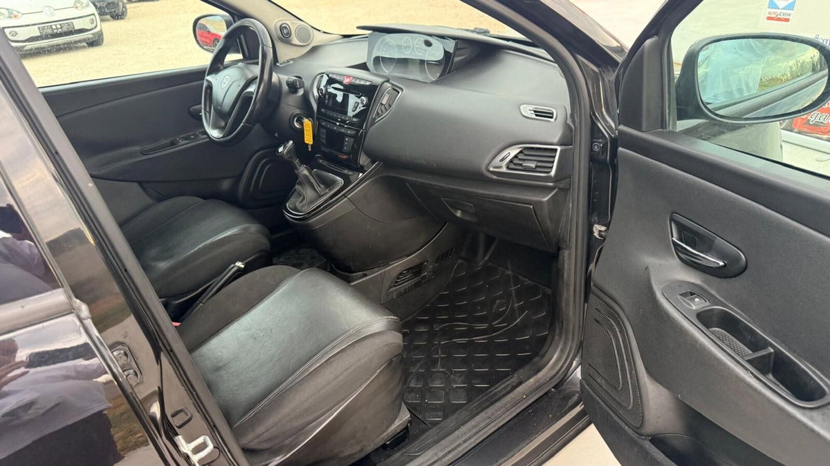 Lancia Ypsilon 1.3 MJT 16V 95 CV 5 porte S&S Silver (20)