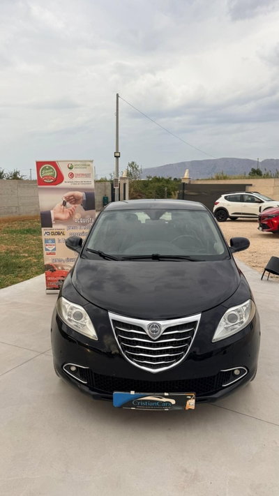 Lancia Ypsilon 1.3 MJT 16V 95 CV 5 porte S&S Silver (4)