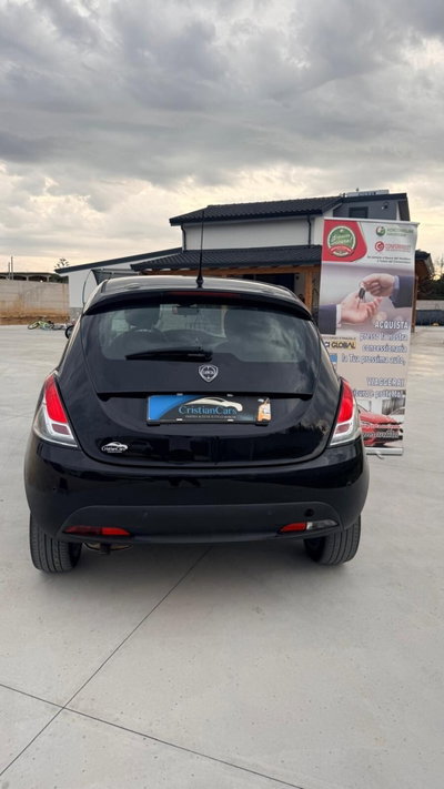 Lancia Ypsilon 1.3 MJT 16V 95 CV 5 porte S&S Silver (8)