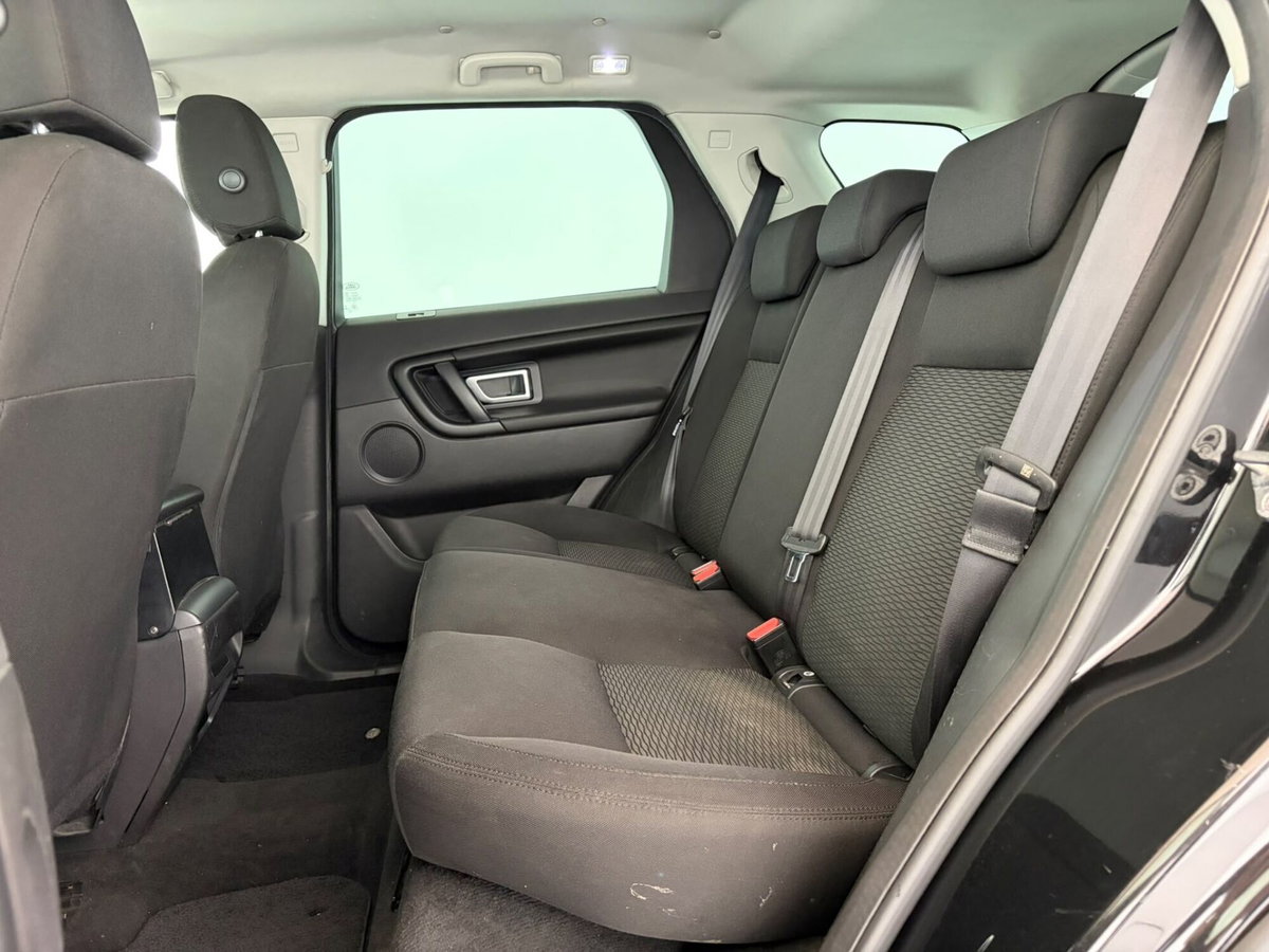 Land Rover Discovery Sport 2.2 TD4 SE (13)