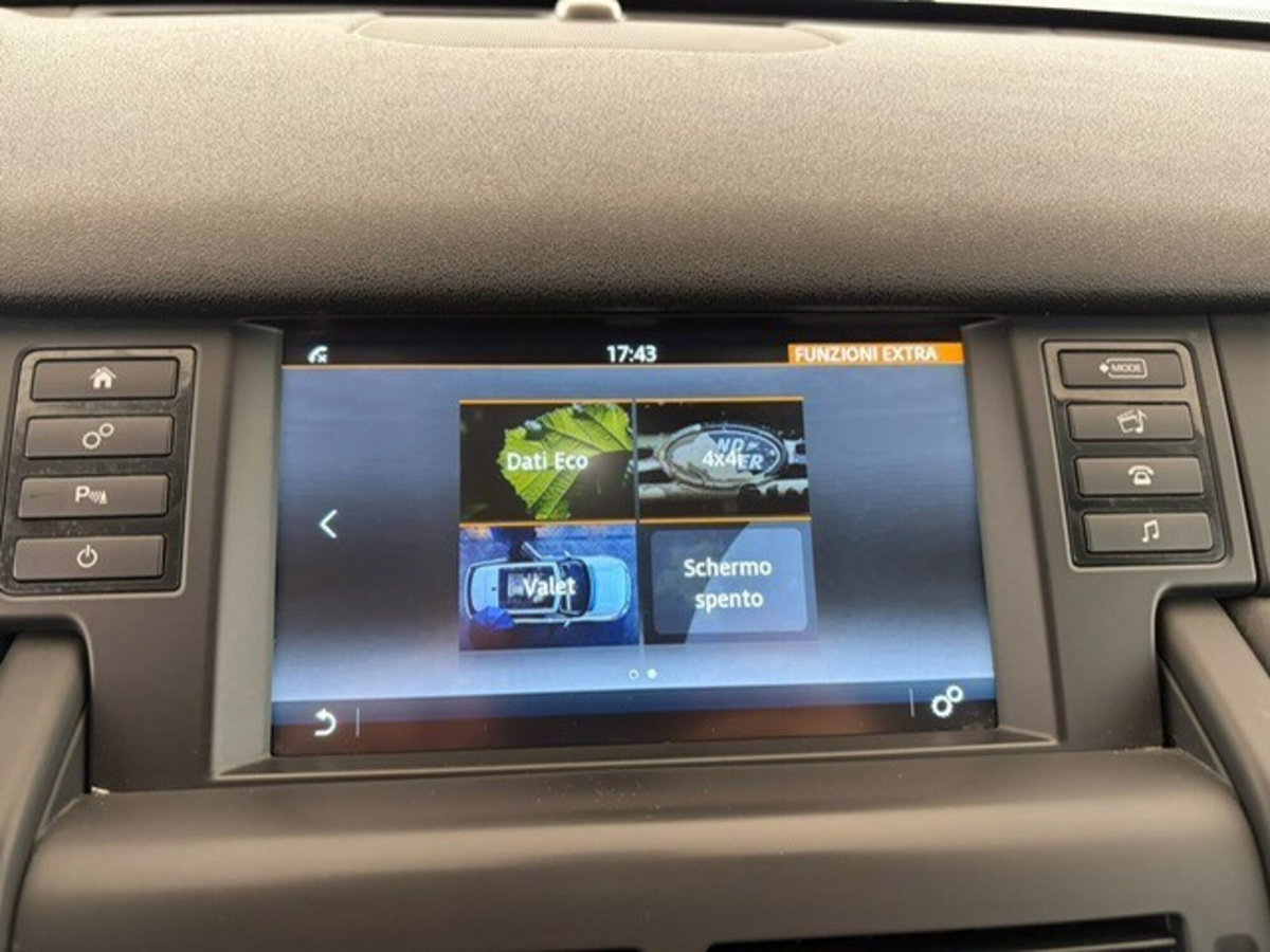 Land Rover Discovery Sport 2.2 TD4 SE (18)