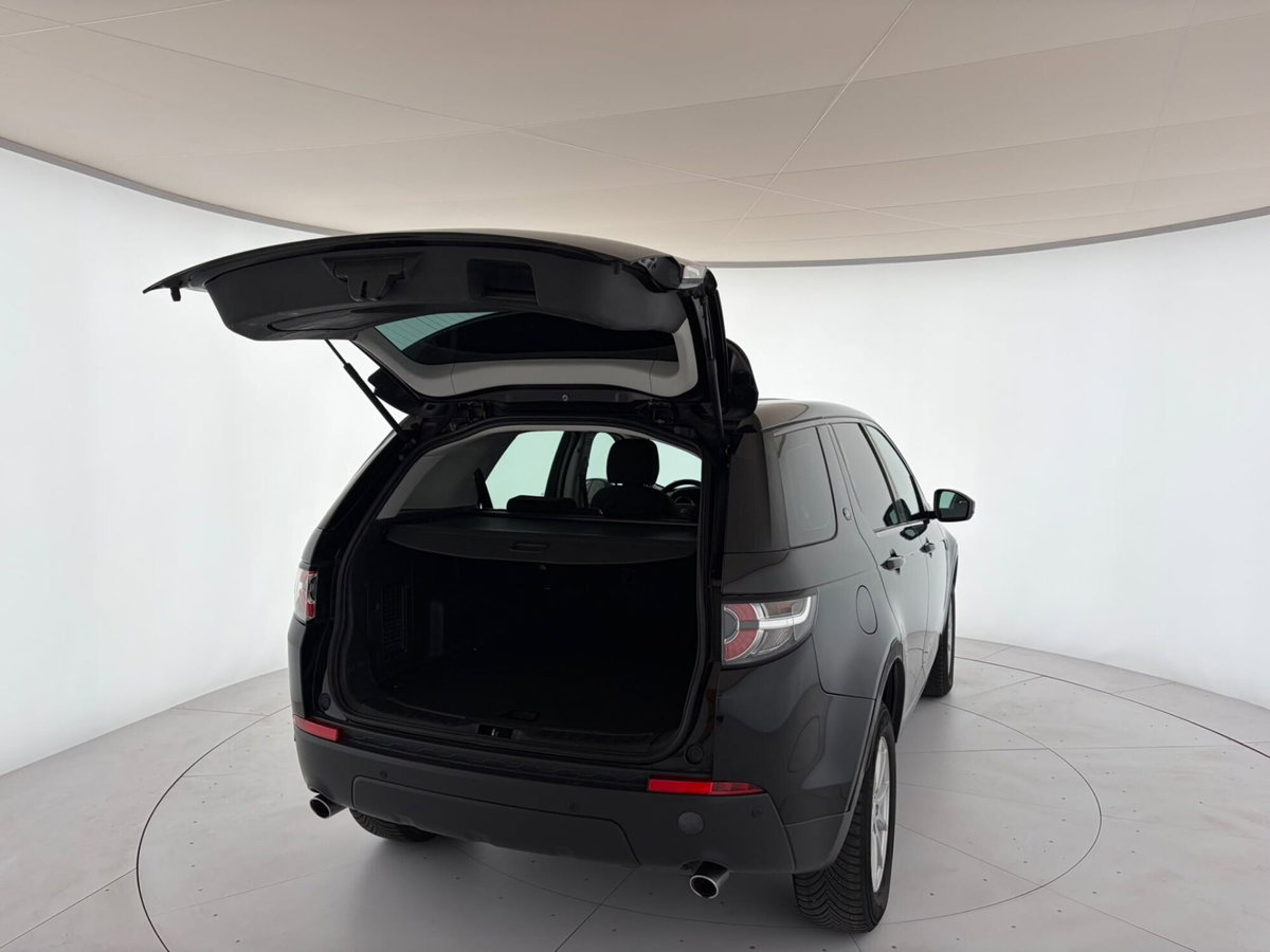 Land Rover Discovery Sport 2.2 TD4 SE (8)