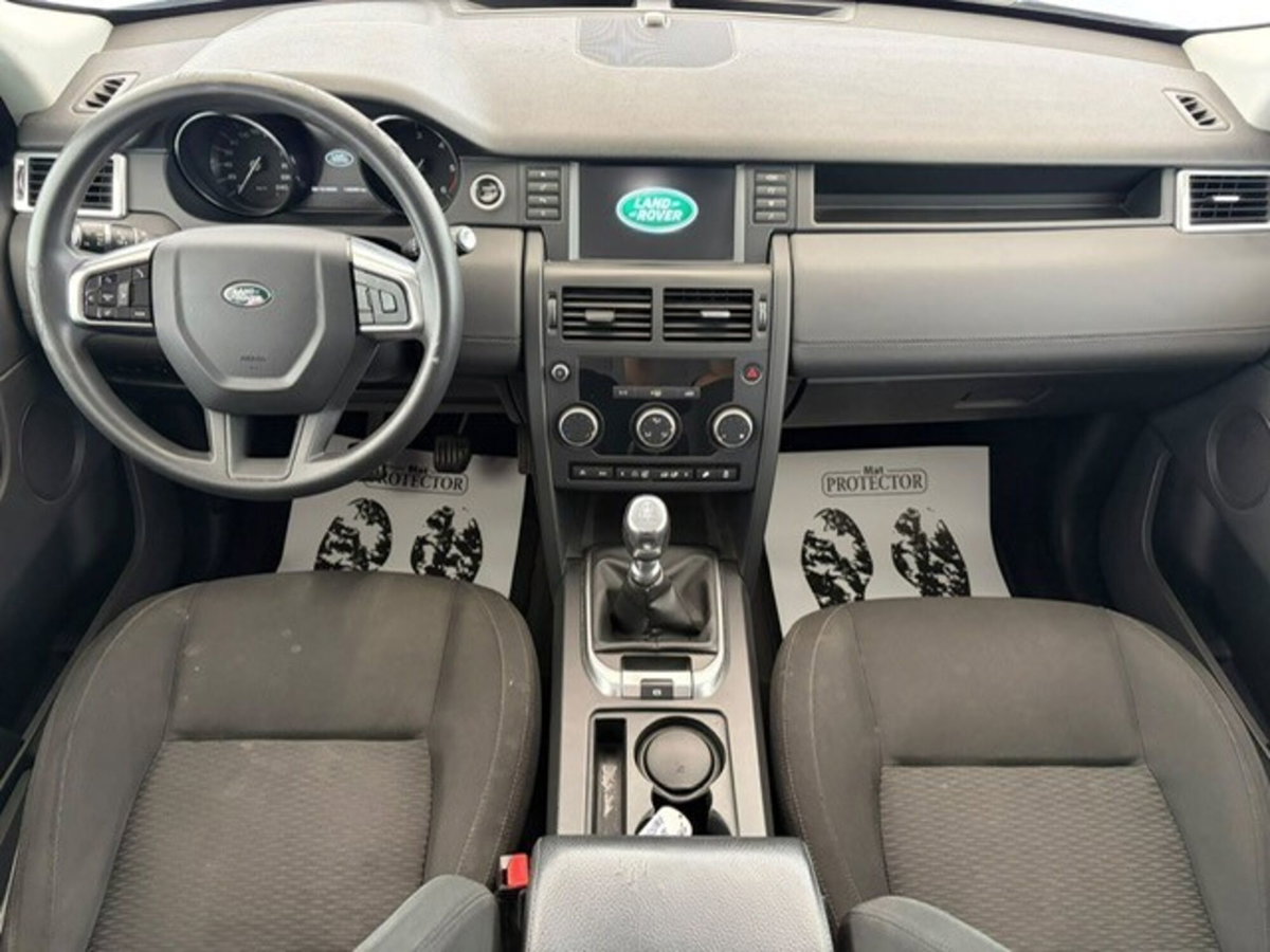Land Rover Discovery Sport 2.2 TD4 SE (9)
