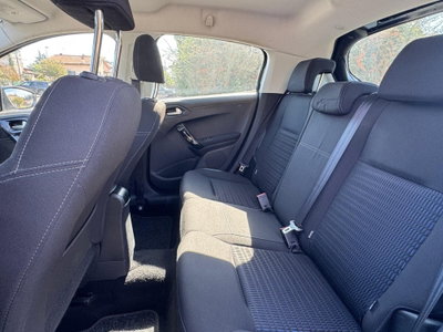 Peugeot 208 HDi 68 CV 5 porte Allure (15)