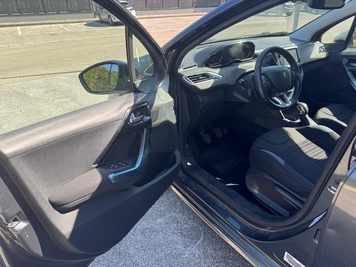 Peugeot 208 HDi 68 CV 5 porte Allure (17)