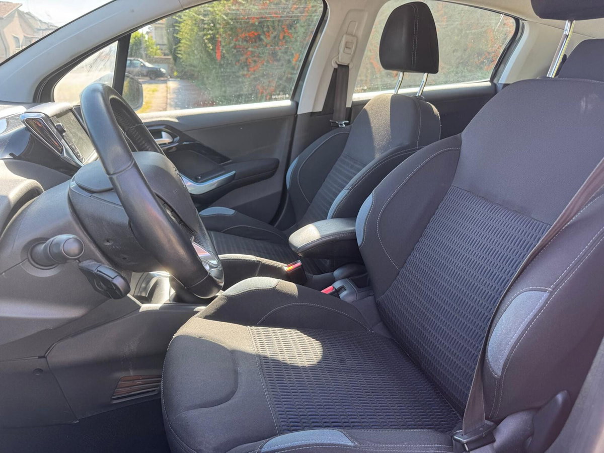 Peugeot 208 HDi 68 CV 5 porte Allure (18)