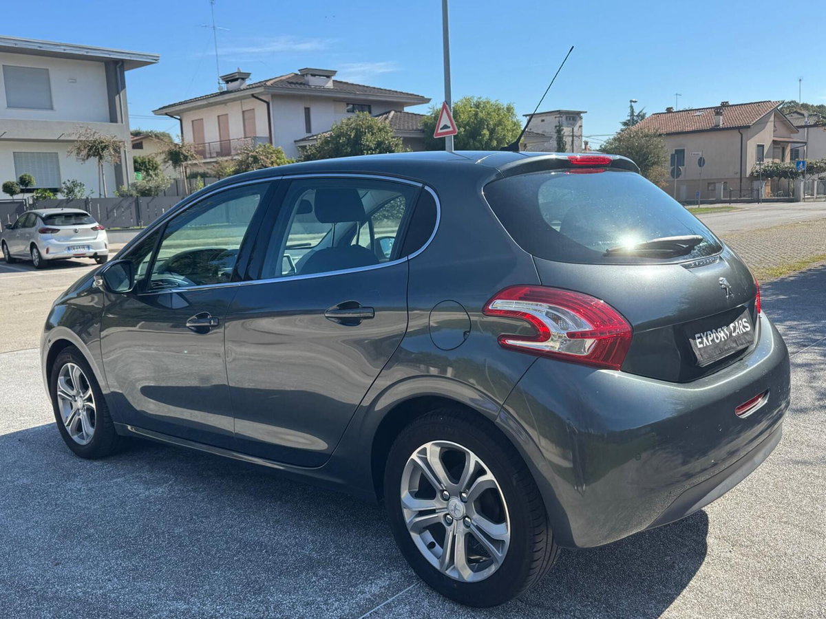 Peugeot 208 HDi 68 CV 5 porte Allure (7)