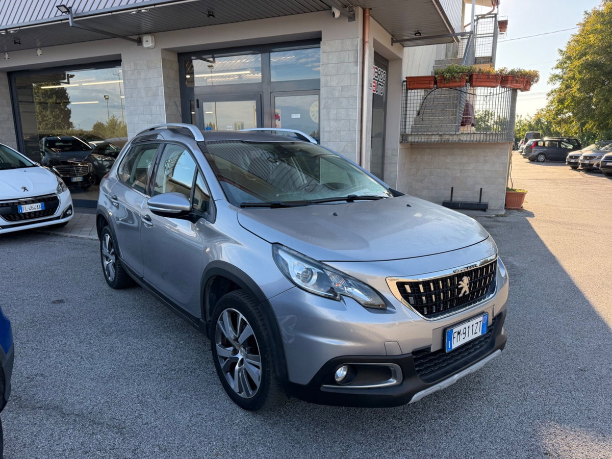 Peugeot 2008 Turbo 110 EAT6 S&S Black Matt (3)